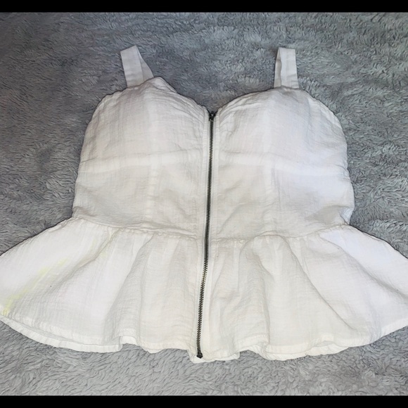 Cute peplum strapped top - Picture 2 of 5